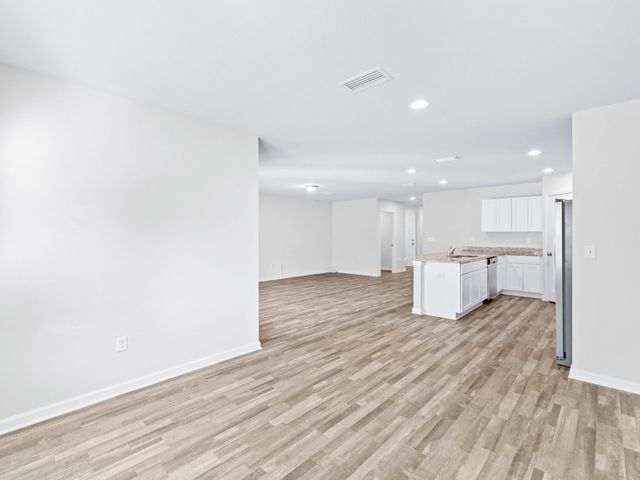 462 Whispering Creek Avenue, Freeport, FL 32439