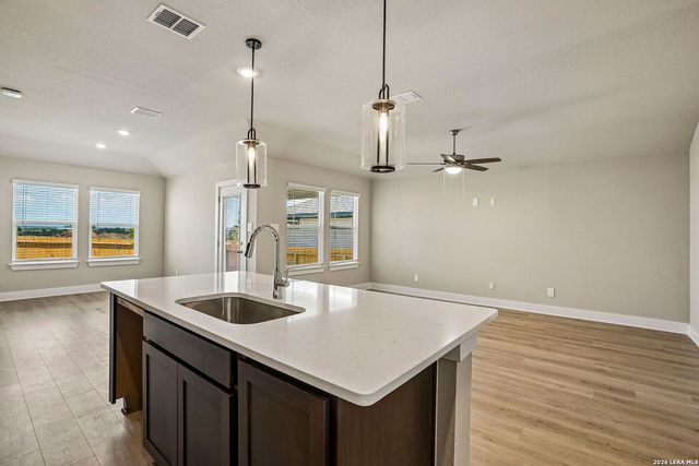 5428 Wrangler Way, Marion, TX 78124