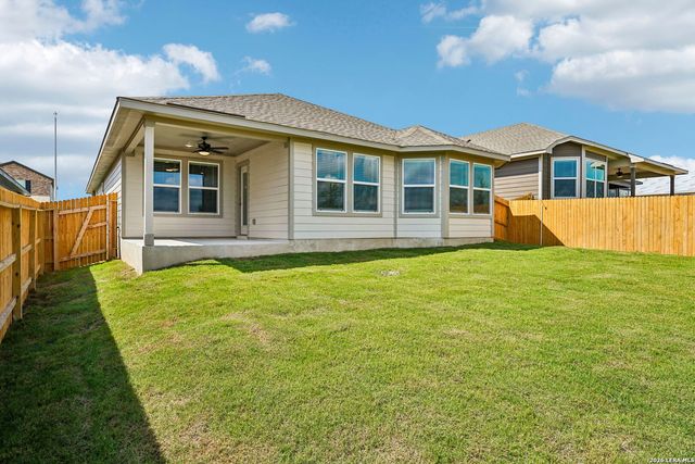 5428 Wrangler Way, Marion, TX 78124
