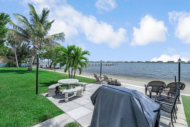 1430 S Lakeside Drive 22, Lake Worth Beach, FL 33460