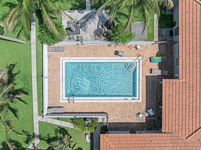 1430 S Lakeside Drive 22, Lake Worth Beach, FL 33460