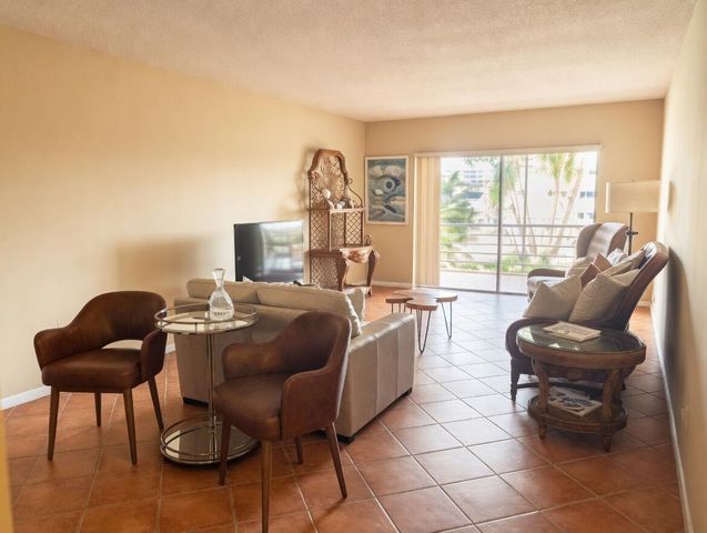1430 S Lakeside Drive 22, Lake Worth Beach, FL 33460