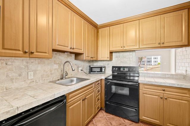 1430 S Lakeside Drive 22, Lake Worth Beach, FL 33460