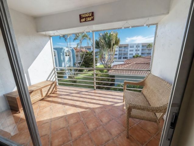 1430 S Lakeside Drive 22, Lake Worth Beach, FL 33460