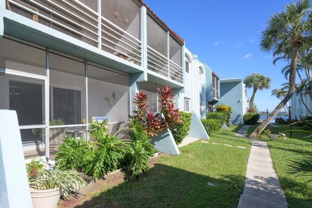 1430 S Lakeside Drive 22, Lake Worth Beach, FL 33460