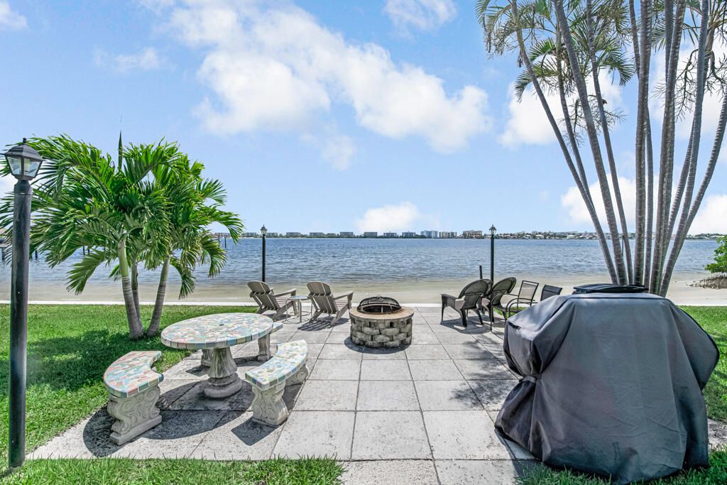 1430 S Lakeside Drive 22, Lake Worth Beach, FL 33460