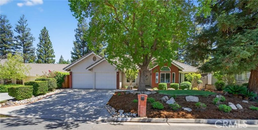 10130 N Heather Drive, Fresno, CA 93720