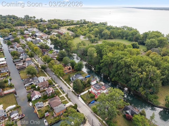 14356 Harbor Island, Detroit, MI 48215