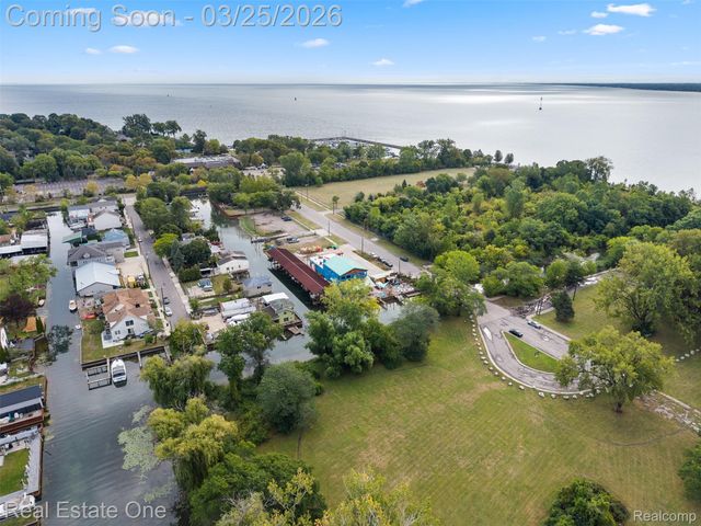 14356 Harbor Island, Detroit, MI 48215