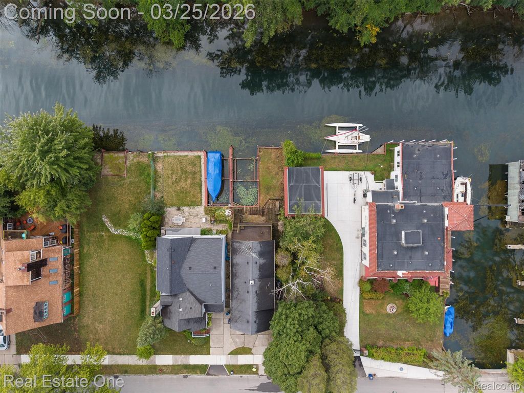 14356 Harbor Island, Detroit, MI 48215