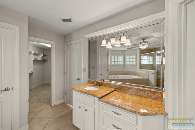 15 Whooping Crane Dr., Laguna Vista, TX 78578