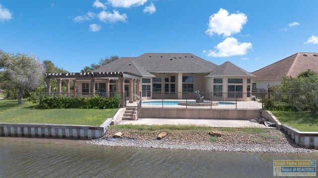 15 Whooping Crane Dr., Laguna Vista, TX 78578