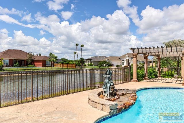 15 Whooping Crane Dr., Laguna Vista, TX 78578