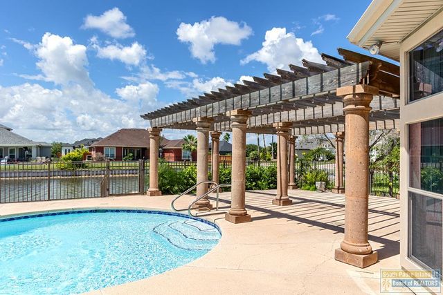 15 Whooping Crane Dr., Laguna Vista, TX 78578