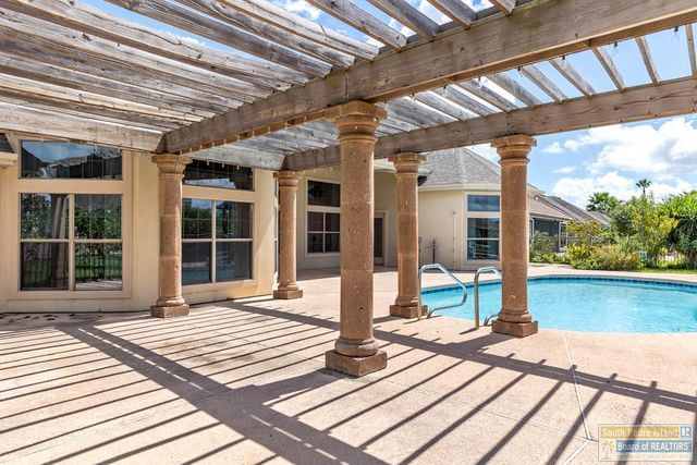 15 Whooping Crane Dr., Laguna Vista, TX 78578