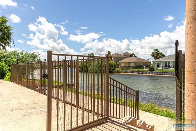 15 Whooping Crane Dr., Laguna Vista, TX 78578