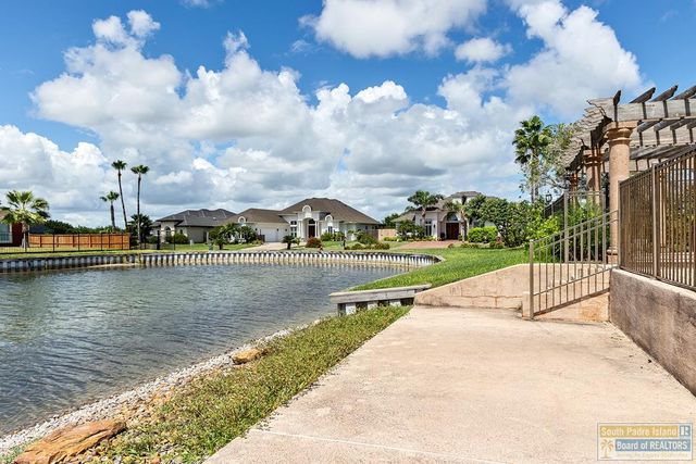 15 Whooping Crane Dr., Laguna Vista, TX 78578