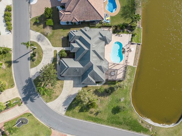15 Whooping Crane Dr., Laguna Vista, TX 78578