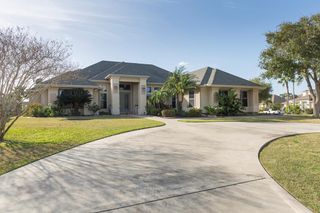 15 Whooping Crane Dr., Laguna Vista, TX 78578