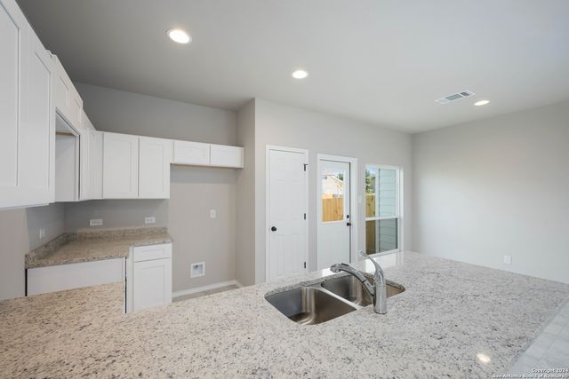 8606 Valentina Way Unit 101, San Antonio, TX 78245