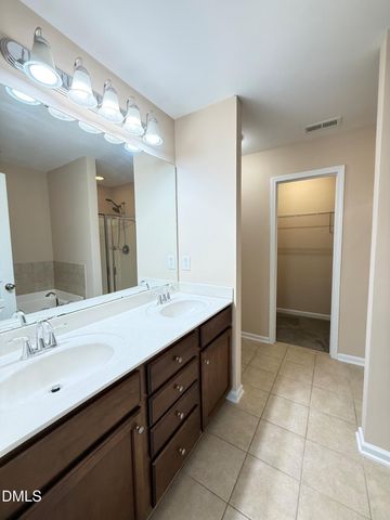 705 Keystone Park Drive 26, Morrisville, NC 27560