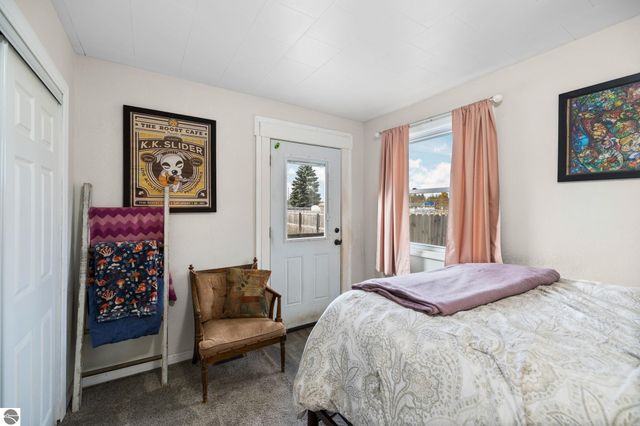 204 S Chestnut Street, Kalkaska, MI 49646