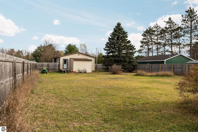 204 S Chestnut Street, Kalkaska, MI 49646