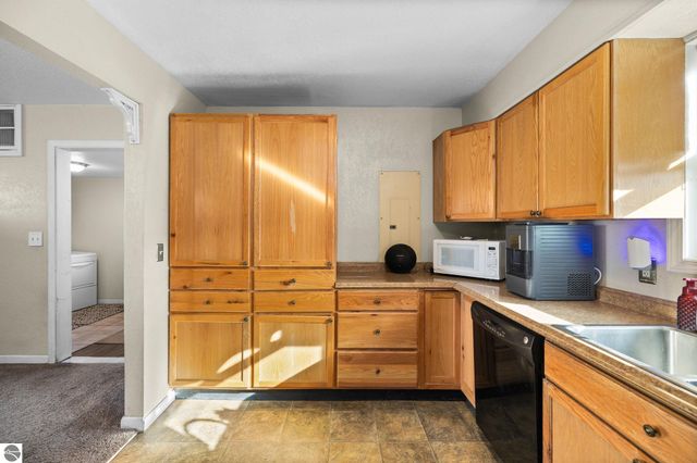 204 S Chestnut Street, Kalkaska, MI 49646