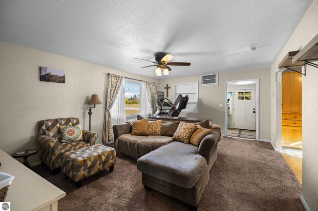 204 S Chestnut Street, Kalkaska, MI 49646