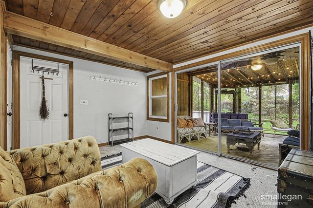 554 Lyles Street, Kentwood, MI 49548
