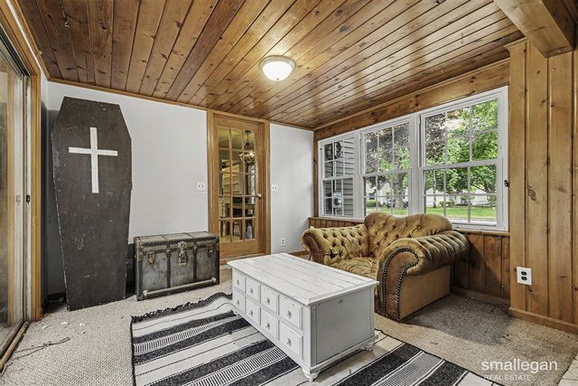 554 Lyles Street, Kentwood, MI 49548