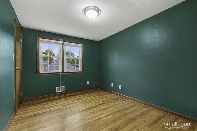 554 Lyles Street, Kentwood, MI 49548