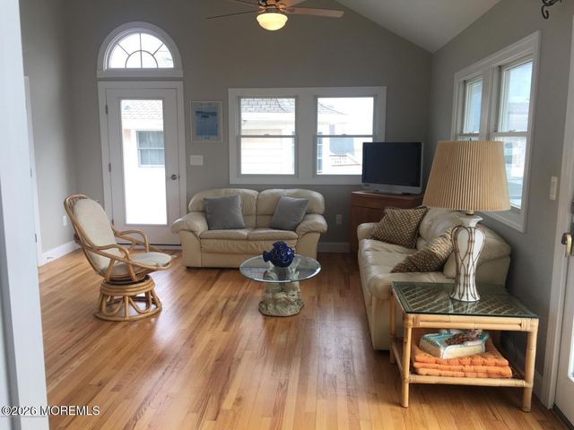11 Dover Avenue, Lavallette, NJ 08735