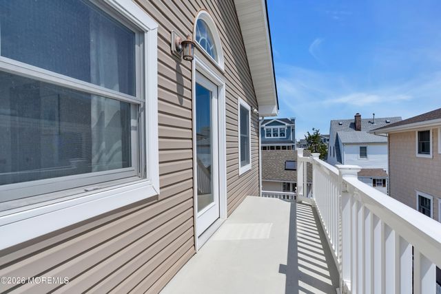 11 Dover Avenue, Lavallette, NJ 08735