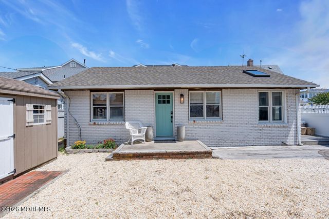 11 Dover Avenue, Lavallette, NJ 08735