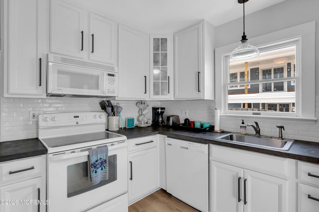 11 Dover Avenue, Lavallette, NJ 08735
