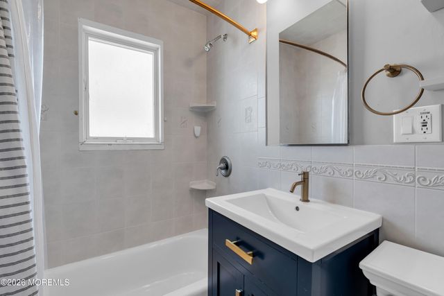 11 Dover Avenue, Lavallette, NJ 08735