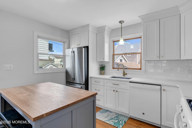 11 Dover Avenue, Lavallette, NJ 08735