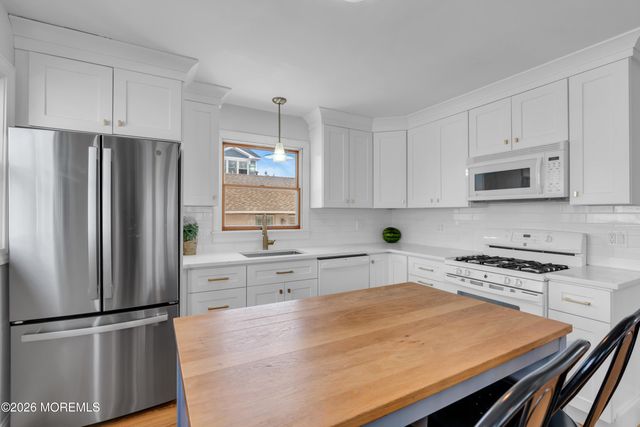 11 Dover Avenue, Lavallette, NJ 08735