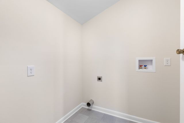 53 Thompson Ln, Hartsville, TN 37074