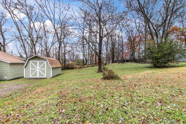 53 Thompson Ln, Hartsville, TN 37074