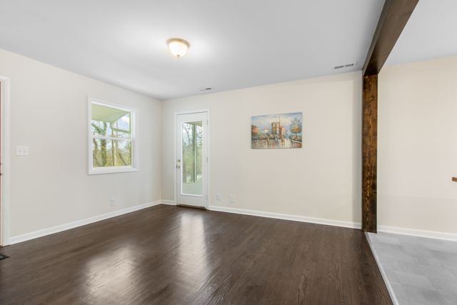 53 Thompson Ln, Hartsville, TN 37074