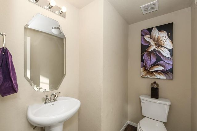 1815 Seville Manor, Fresno, TX 77545