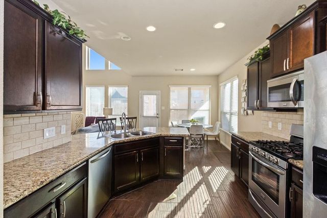 1815 Seville Manor, Fresno, TX 77545