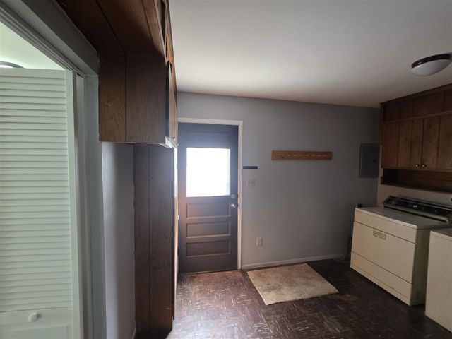 27041 Brettonwoods Street, Madison Heights, MI 48071