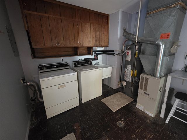 27041 Brettonwoods Street, Madison Heights, MI 48071