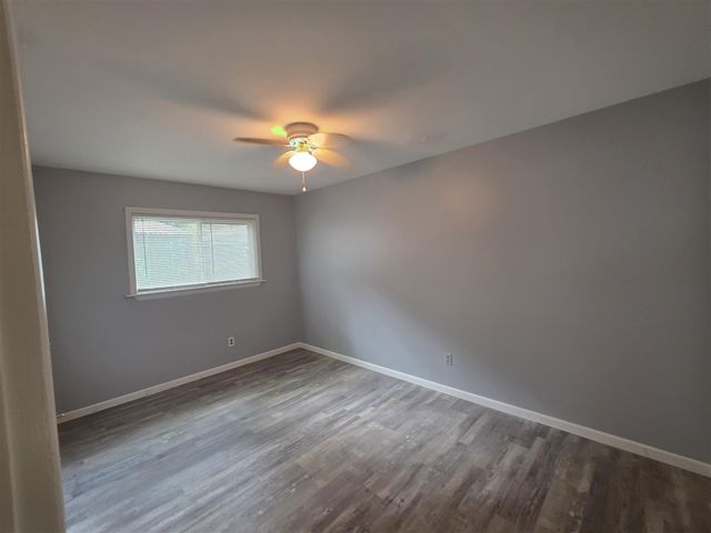 27041 Brettonwoods Street, Madison Heights, MI 48071