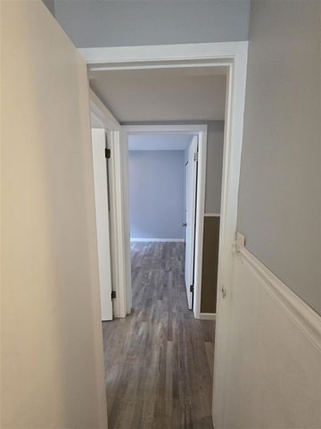 27041 Brettonwoods Street, Madison Heights, MI 48071