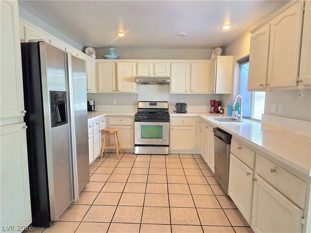 2217 Avery Drive, Las Vegas, NV 89108