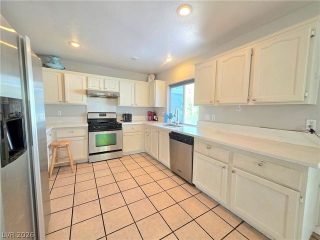 2217 Avery Drive, Las Vegas, NV 89108